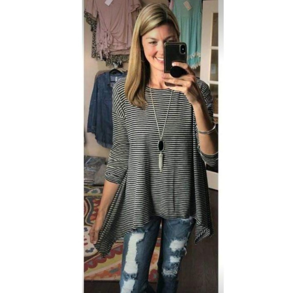 Black and White Flowy Top